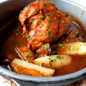Garró de pernil amb bolets de tardor
